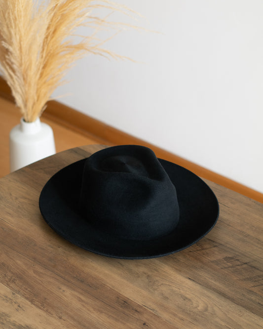 Black Runa Hat